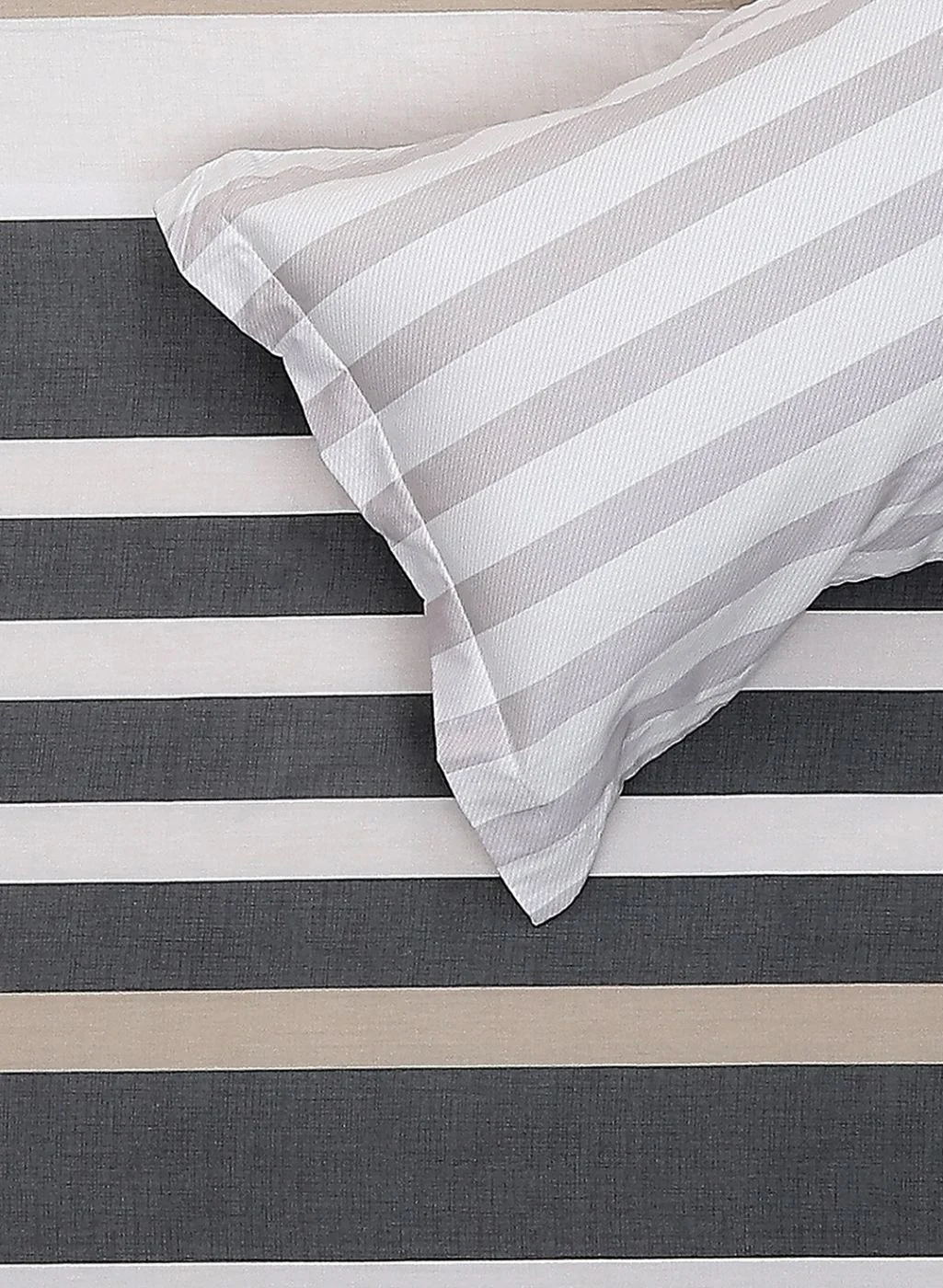 200TC Pure Cotton Queen Bedsheet with 2 Pillow Covers - Image 5