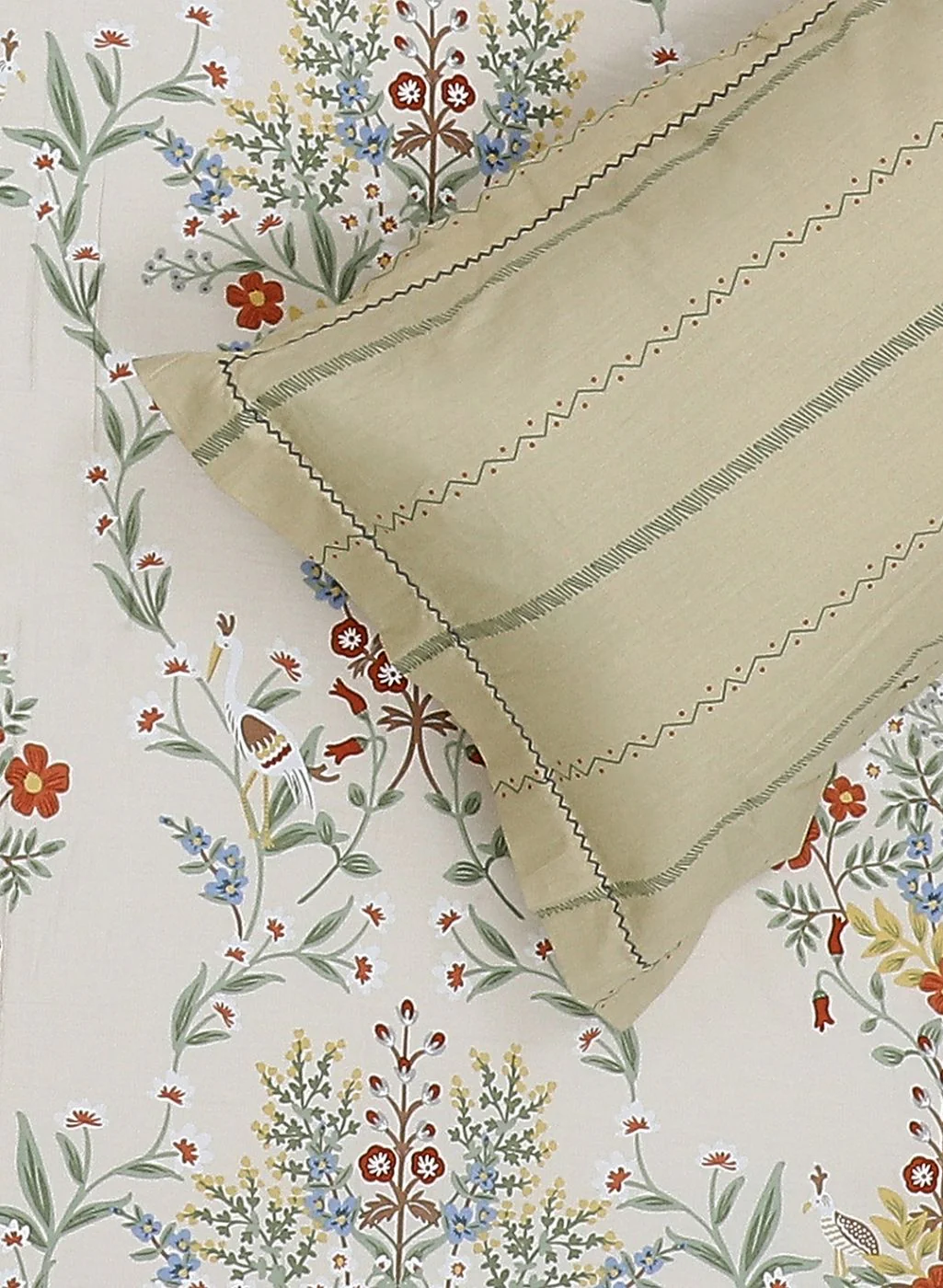200TC Pure Cotton Queen Bedsheet with 2 Pillow Covers - Image 5