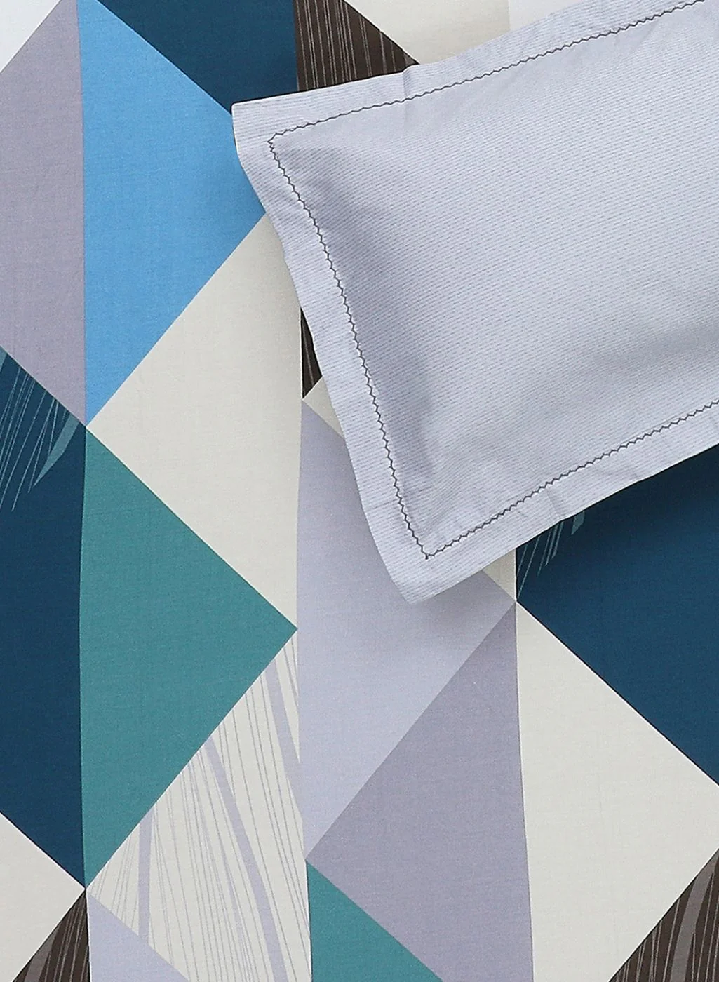 200TC Pure Cotton Queen Bedsheet with 2 Pillow Covers - Image 5