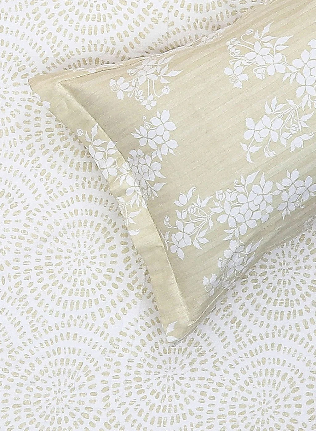 210TC Pure Cotton King Bedsheet with 2 Pillow Covers - Image 4