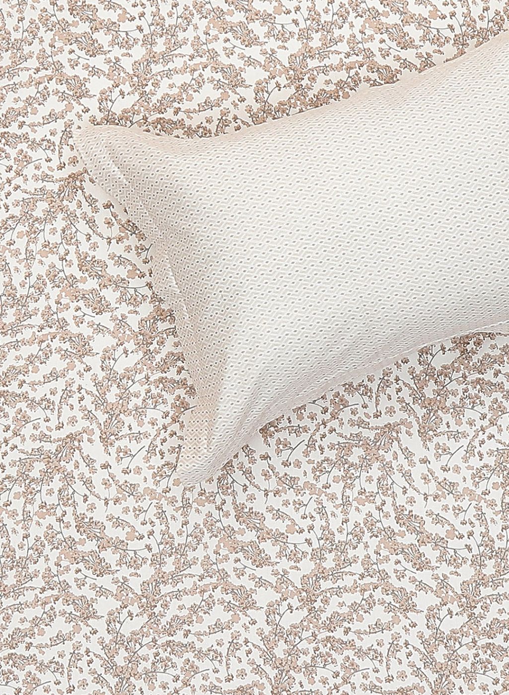 210TC Pure Cotton Queen Bedsheet with 2 Pillow Covers - Image 5