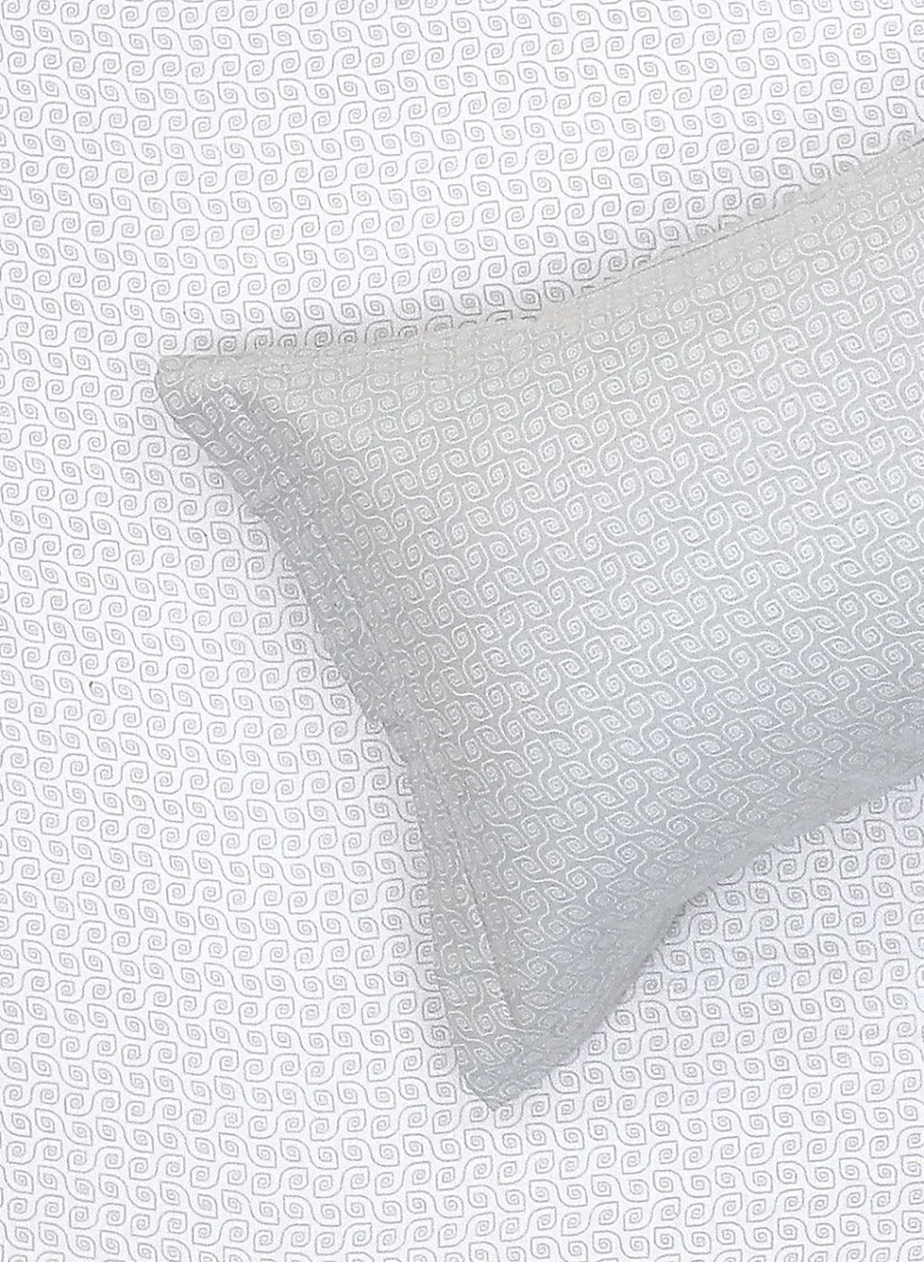 210TC Pure Cotton Queen Bedsheet with 2 Pillow Covers - Image 5