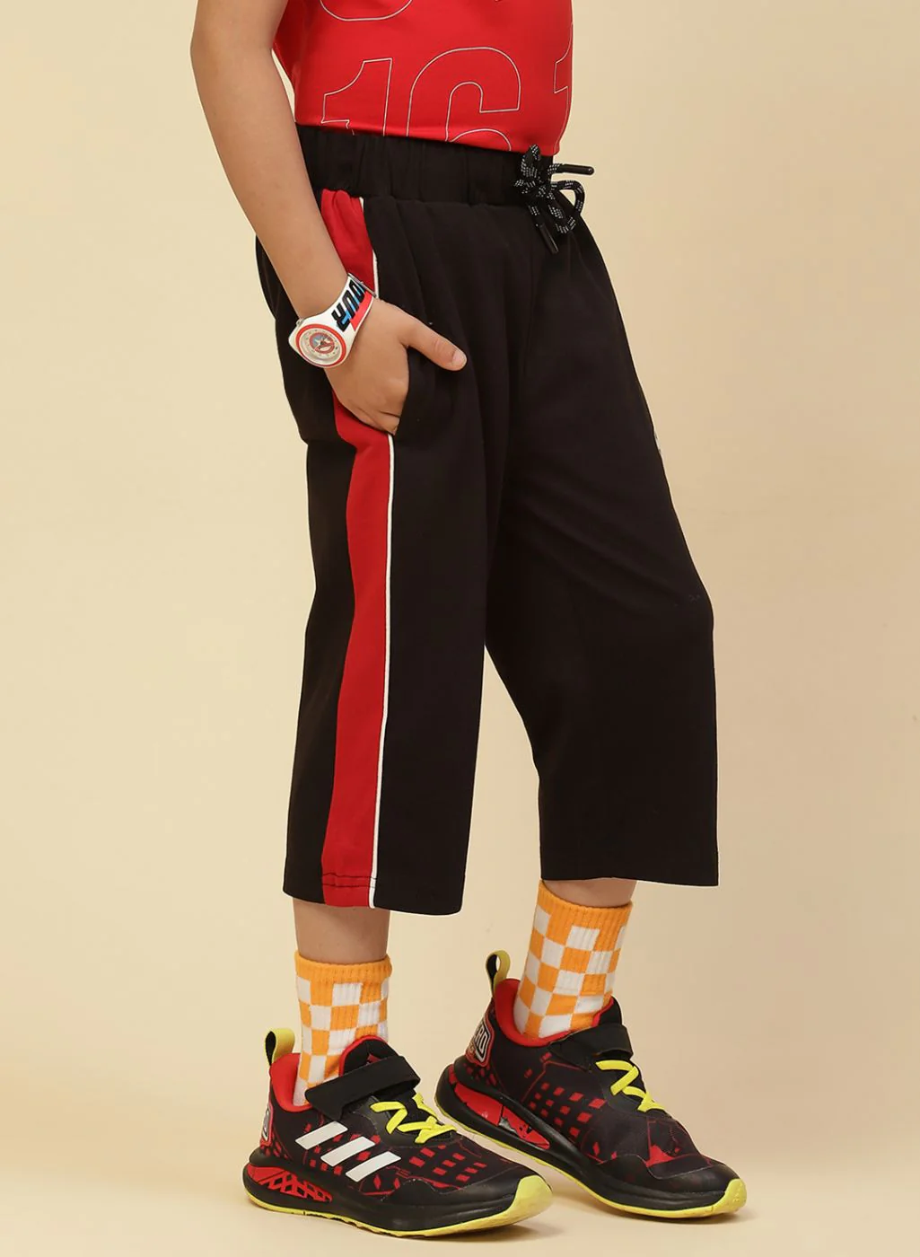 Boys Black Printed Capri - Image 3
