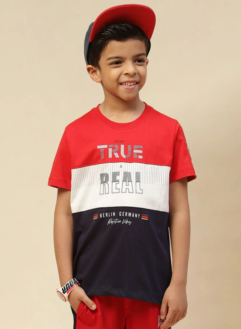 Boys Red & Navy Blue Printed T-Shirt - Image 2