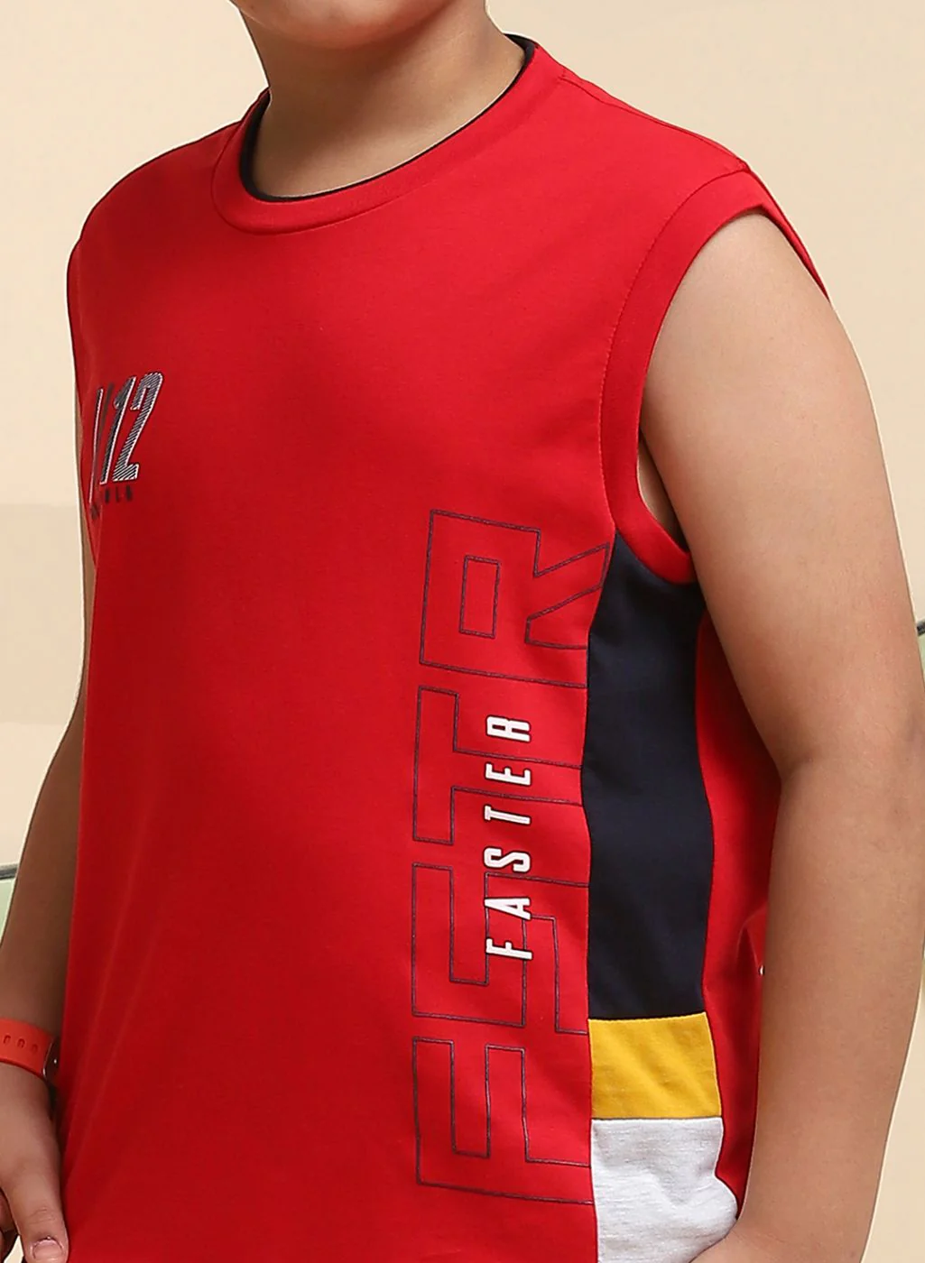 Boys Red Printed Sandow Set - Image 6