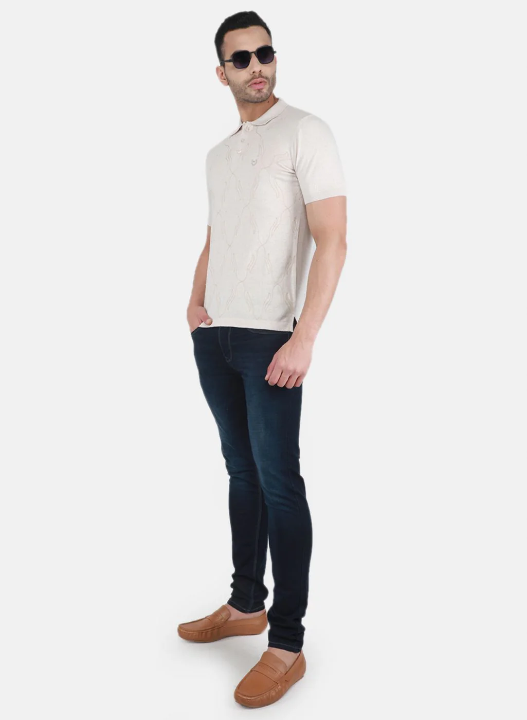 Men Beige Solid T-Shirt - Image 4