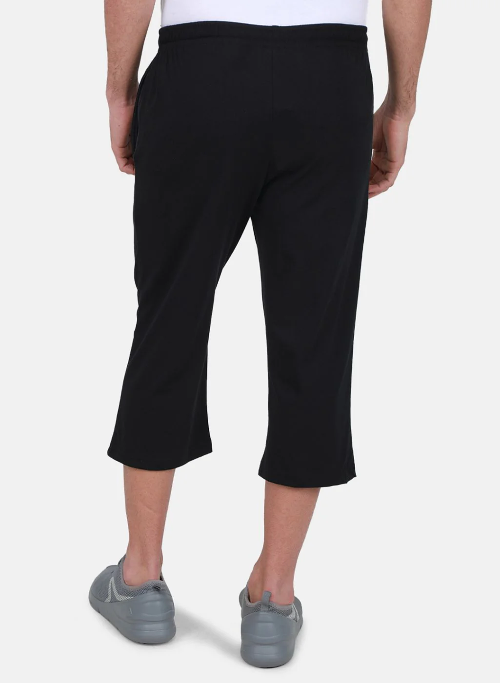 Men Black Solid Capri - Image 3