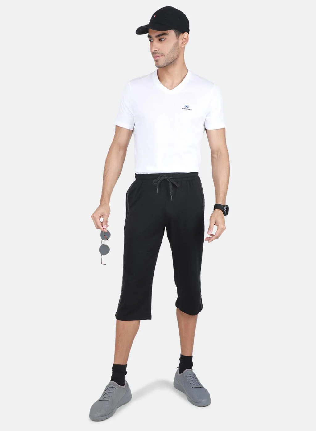 Men Black Solid Capri - Image 4