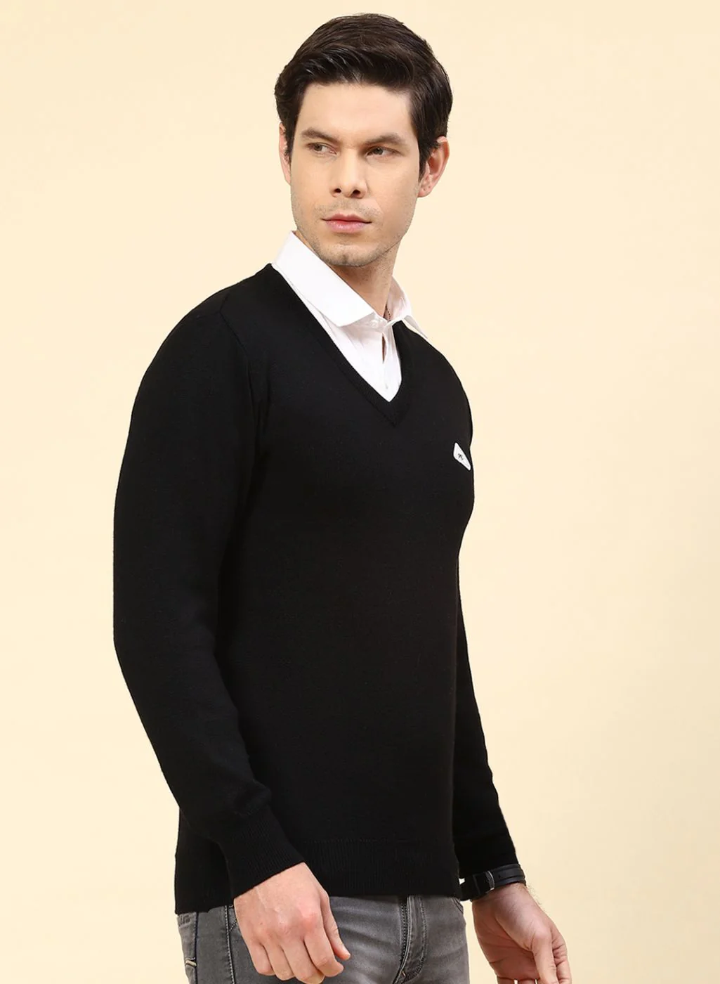 Men Black Solid Pure wool Pullover - Image 4
