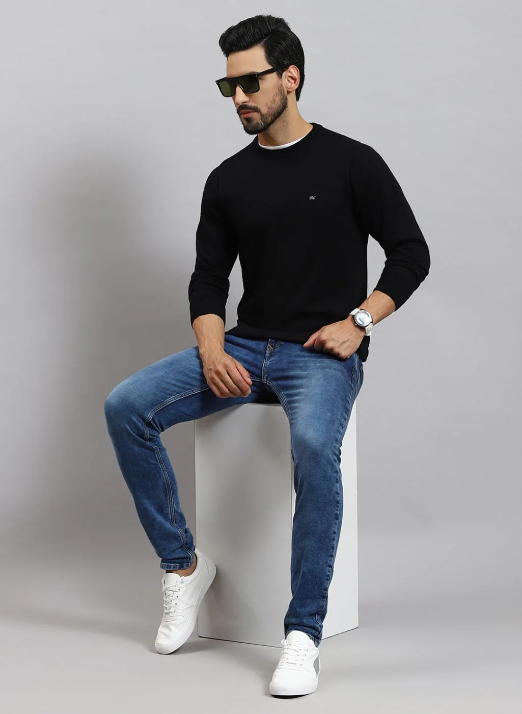 Men Black Solid Pure wool Pullover - Image 2