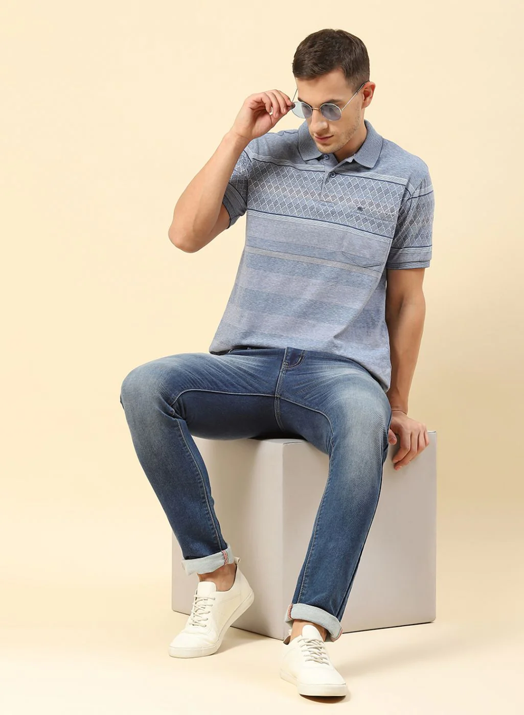 Men Blue Jaquard T-Shirt - Image 5
