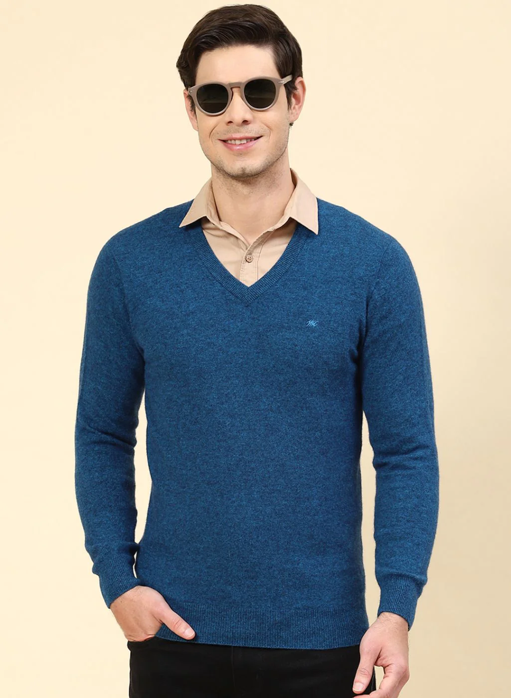 Men Blue Solid Lamb wool Pullover - Image 2