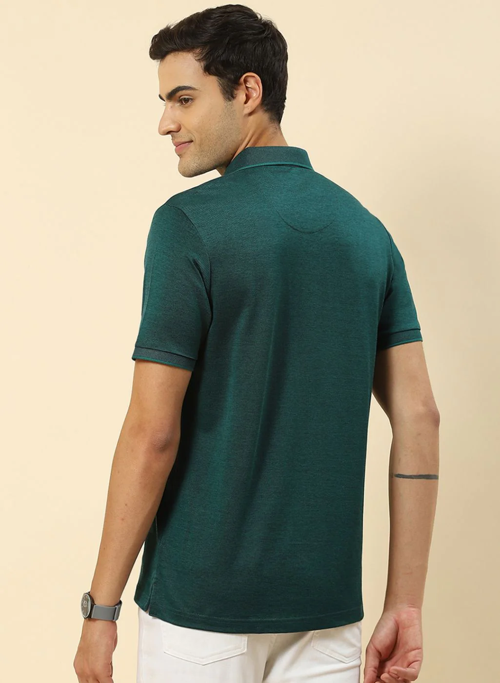 Men Green Solid T-Shirt - Image 4
