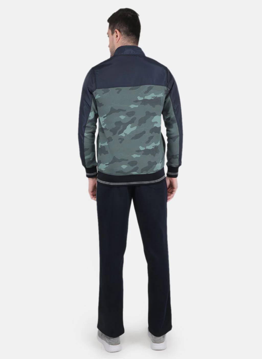 Men Green Solid Tracksuit - Image 3