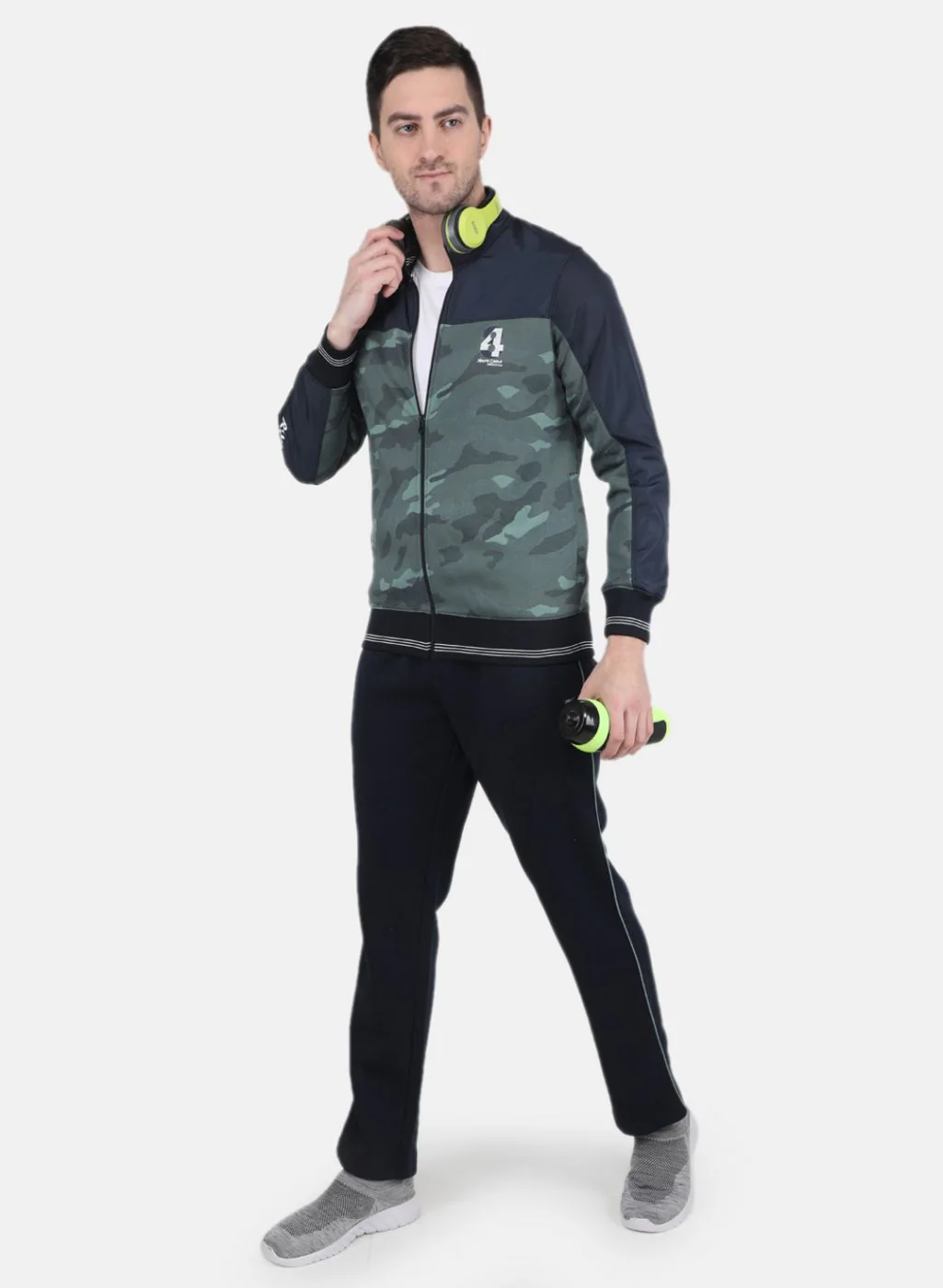Men Green Solid Tracksuit - Image 4