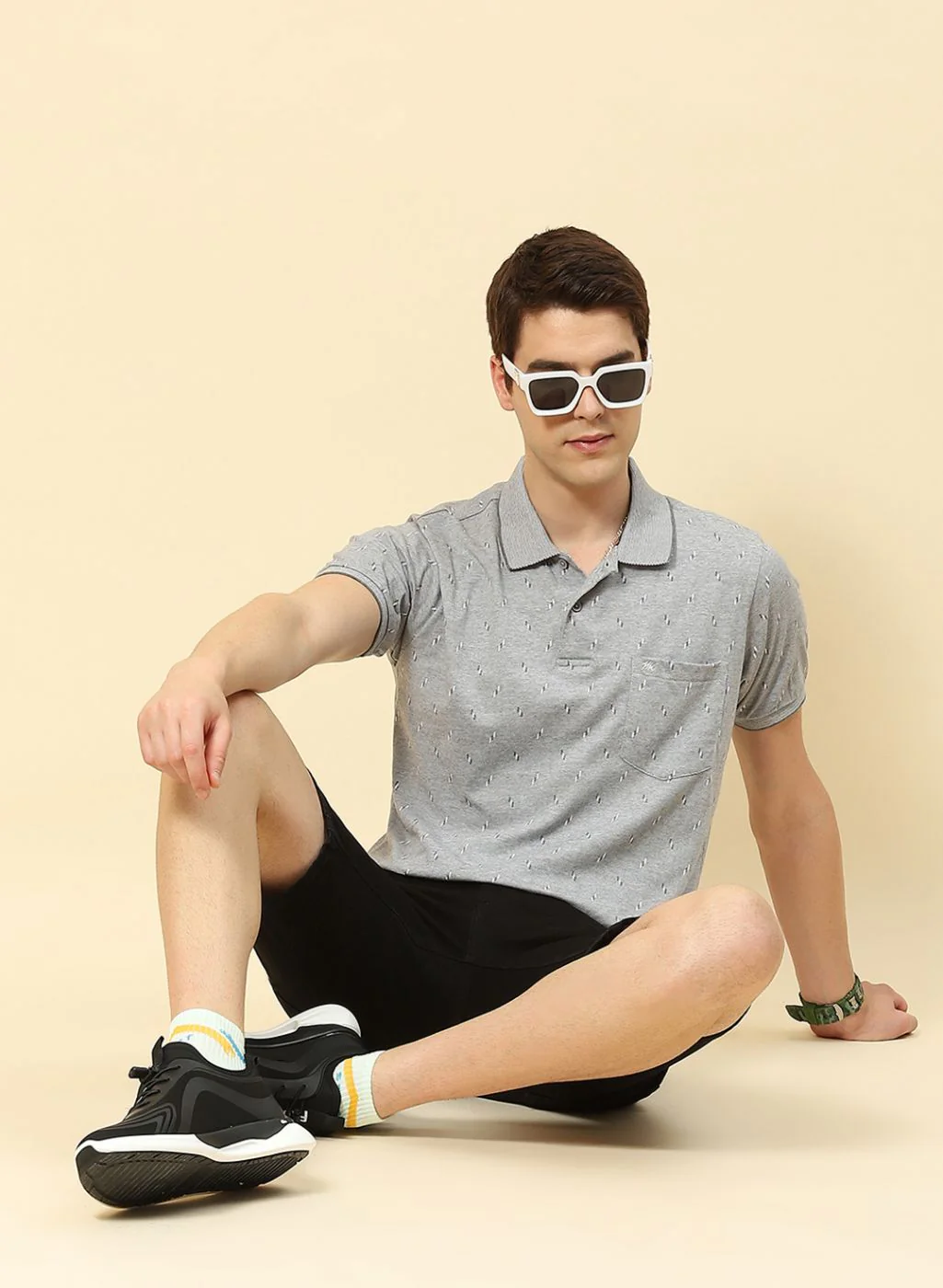 Men Grey Jaquard T-Shirt - Image 2