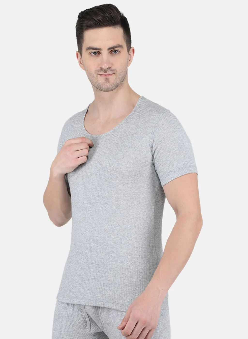 Men Grey Solid Thermal Vest - Image 2