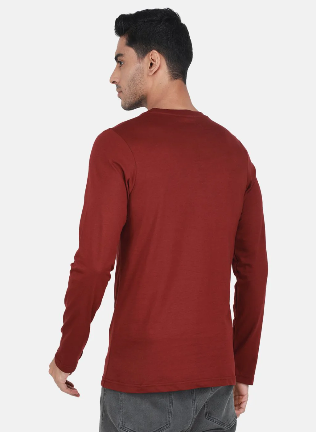 Men Maroon & Black Solid T-Shirt - Image 4