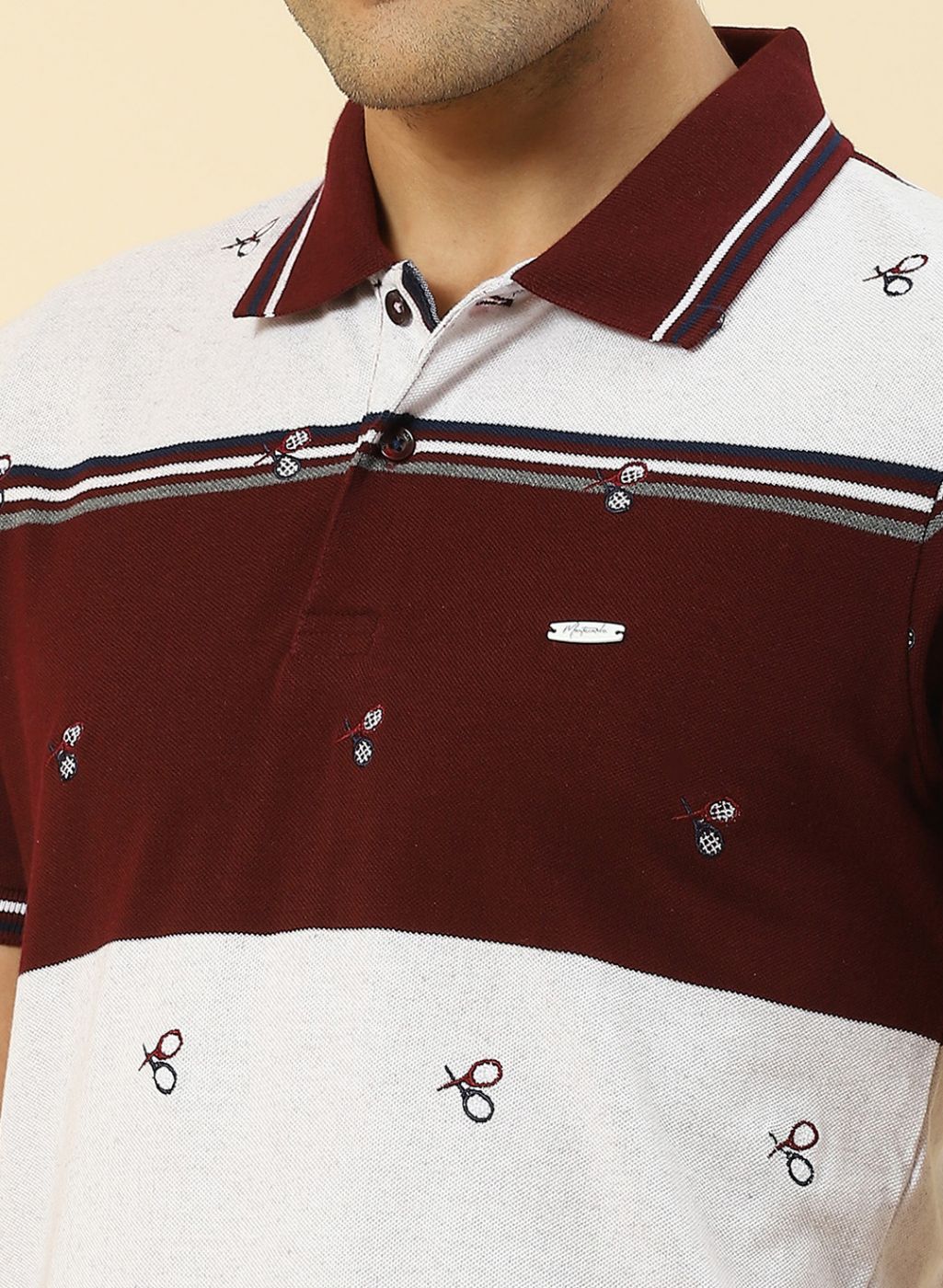 Men Maroon Jaquard T-Shirt - Image 6