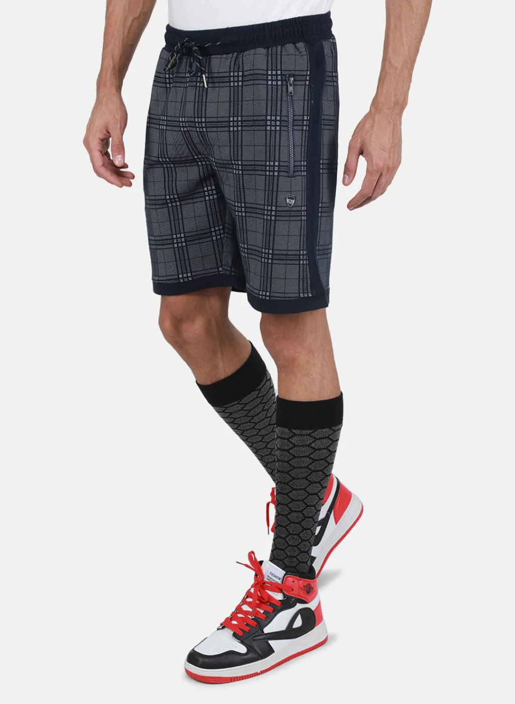 Men NAvy Blue Printed Bermuda - Image 2