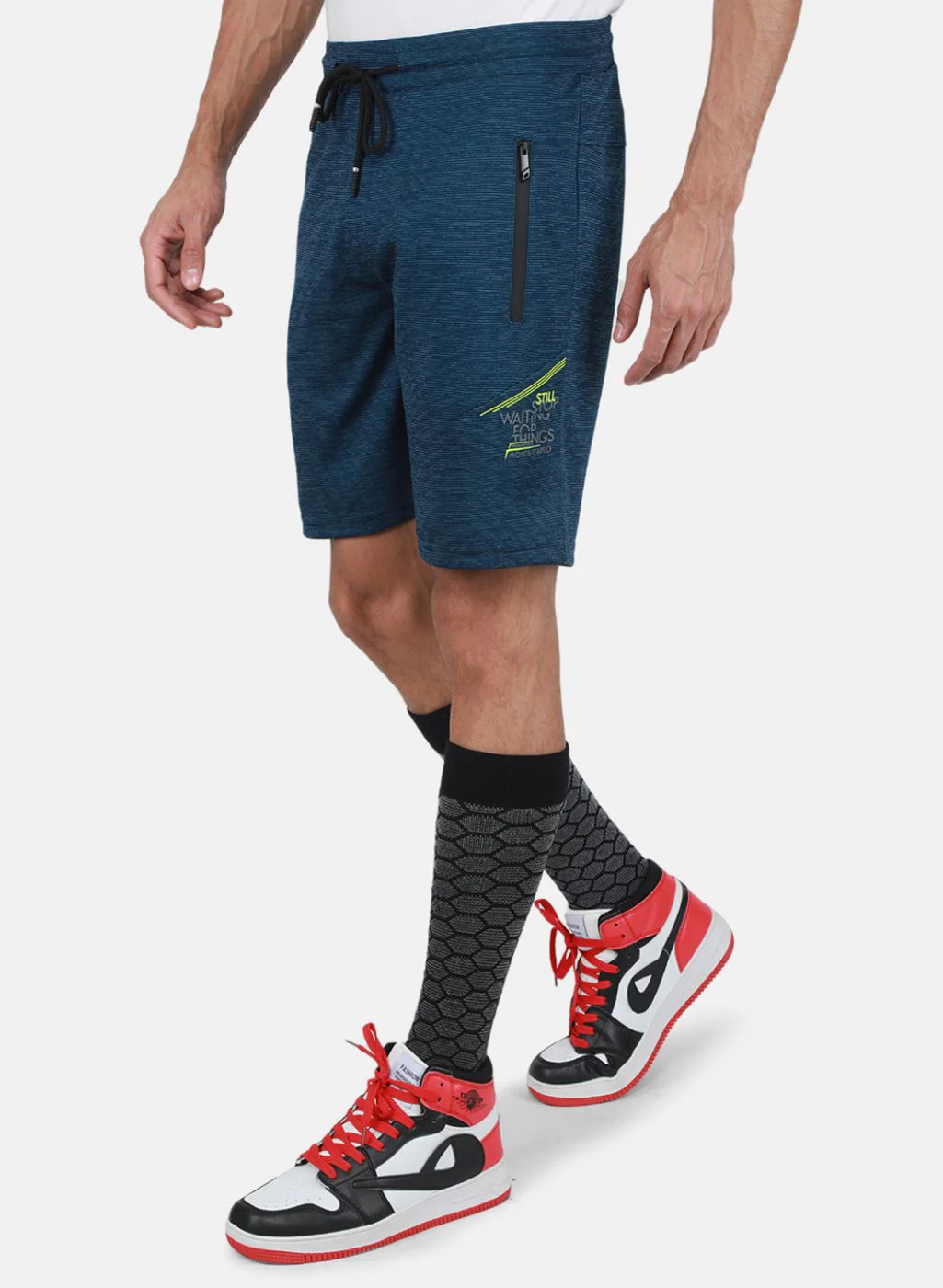 Men NAvy Blue Solid Bermuda - Image 2