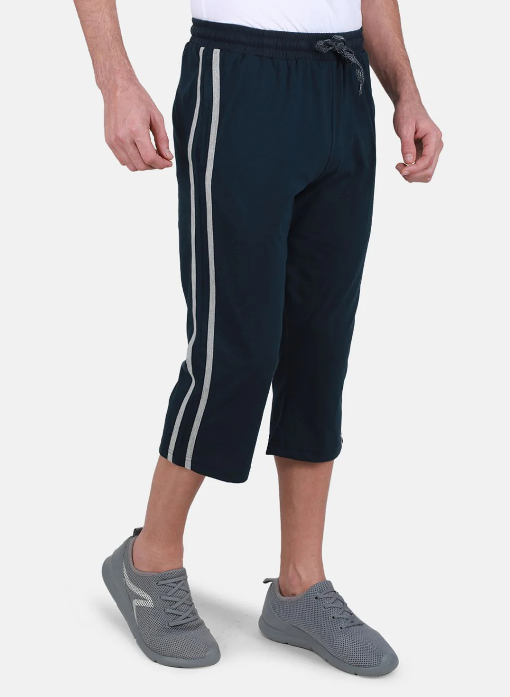 Men NAvy Blue Solid Capri - Image 6