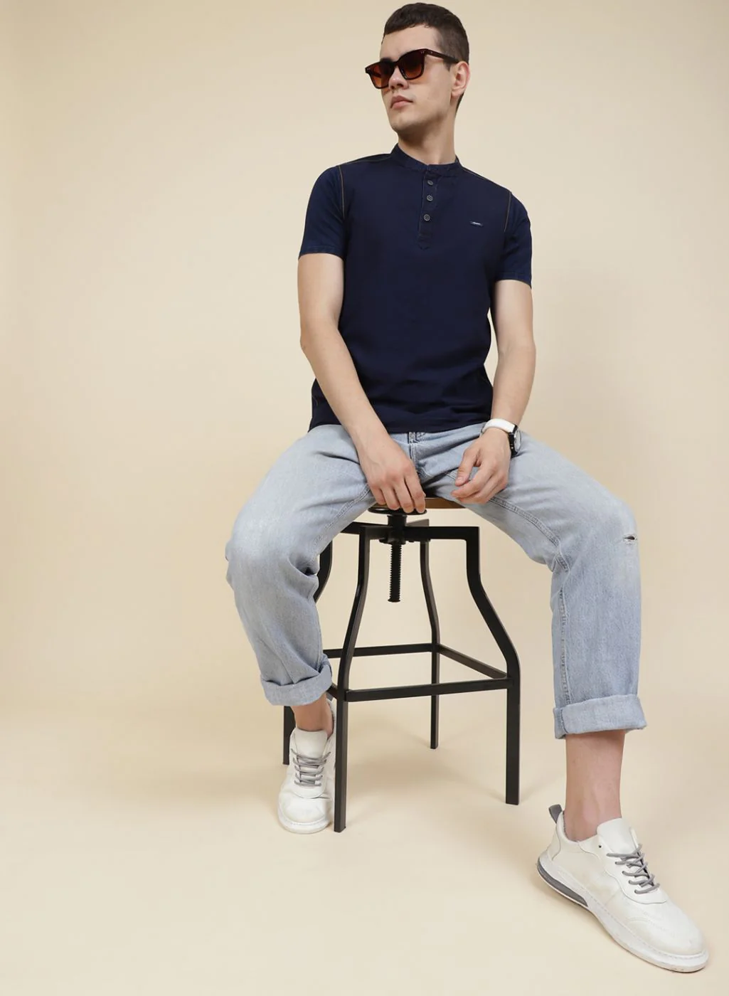 Men NAvy Blue Solid T-Shirt - Image 2