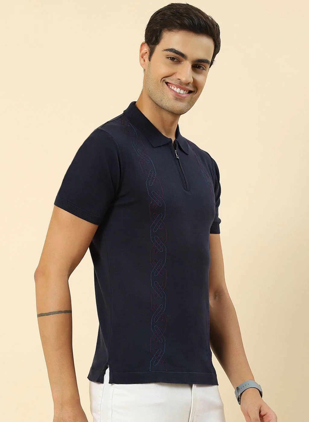 Men NAvy Blue Solid T-Shirt - Image 4