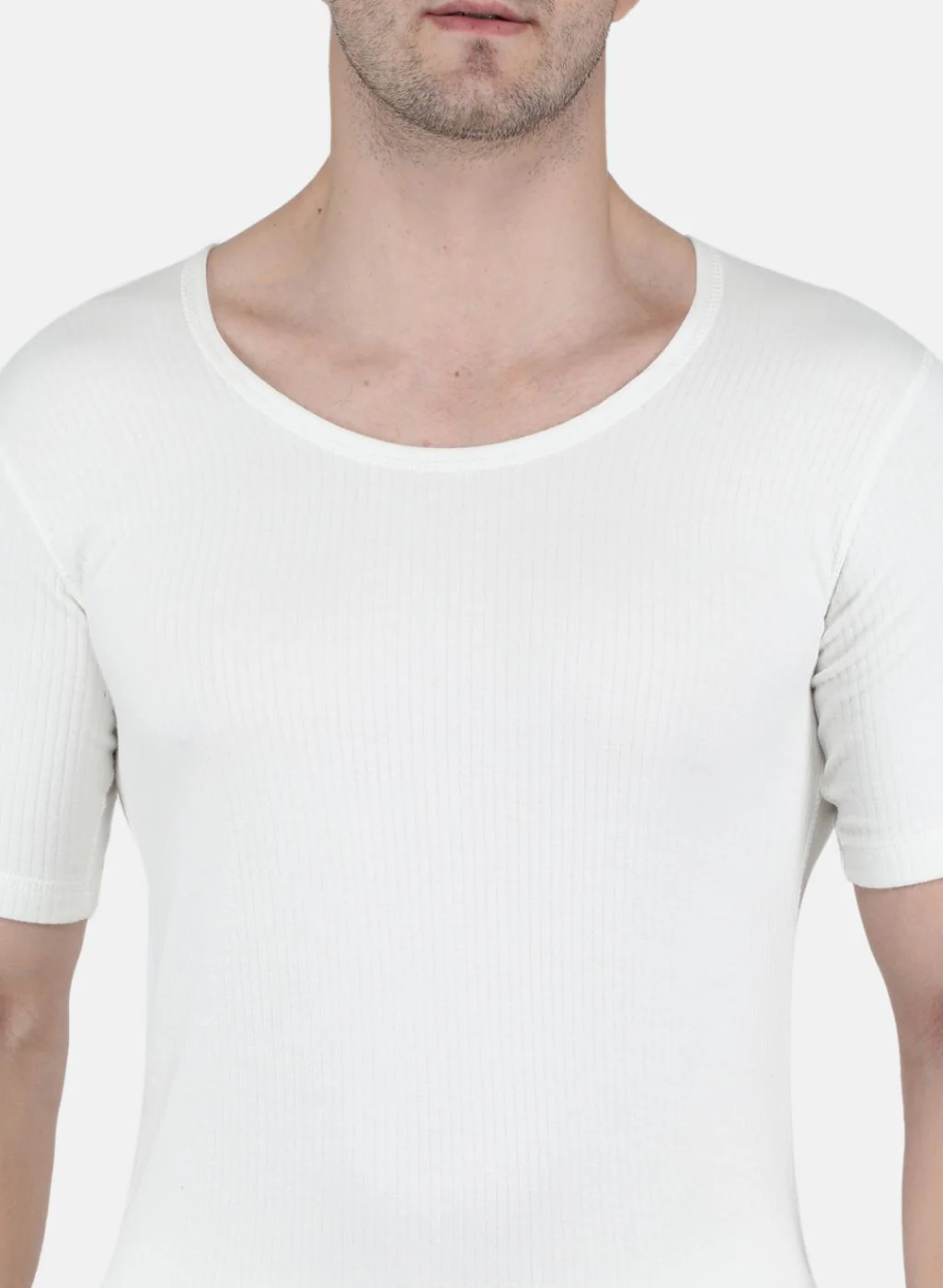 Men Off White Solid Thermal Vest - Image 5