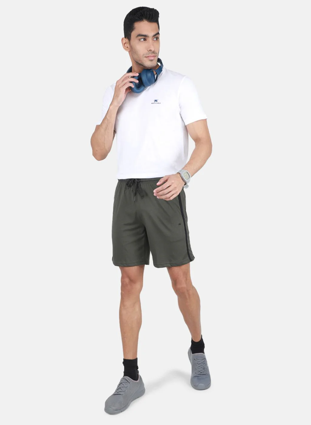 Men Olive Solid Bermuda - Image 4
