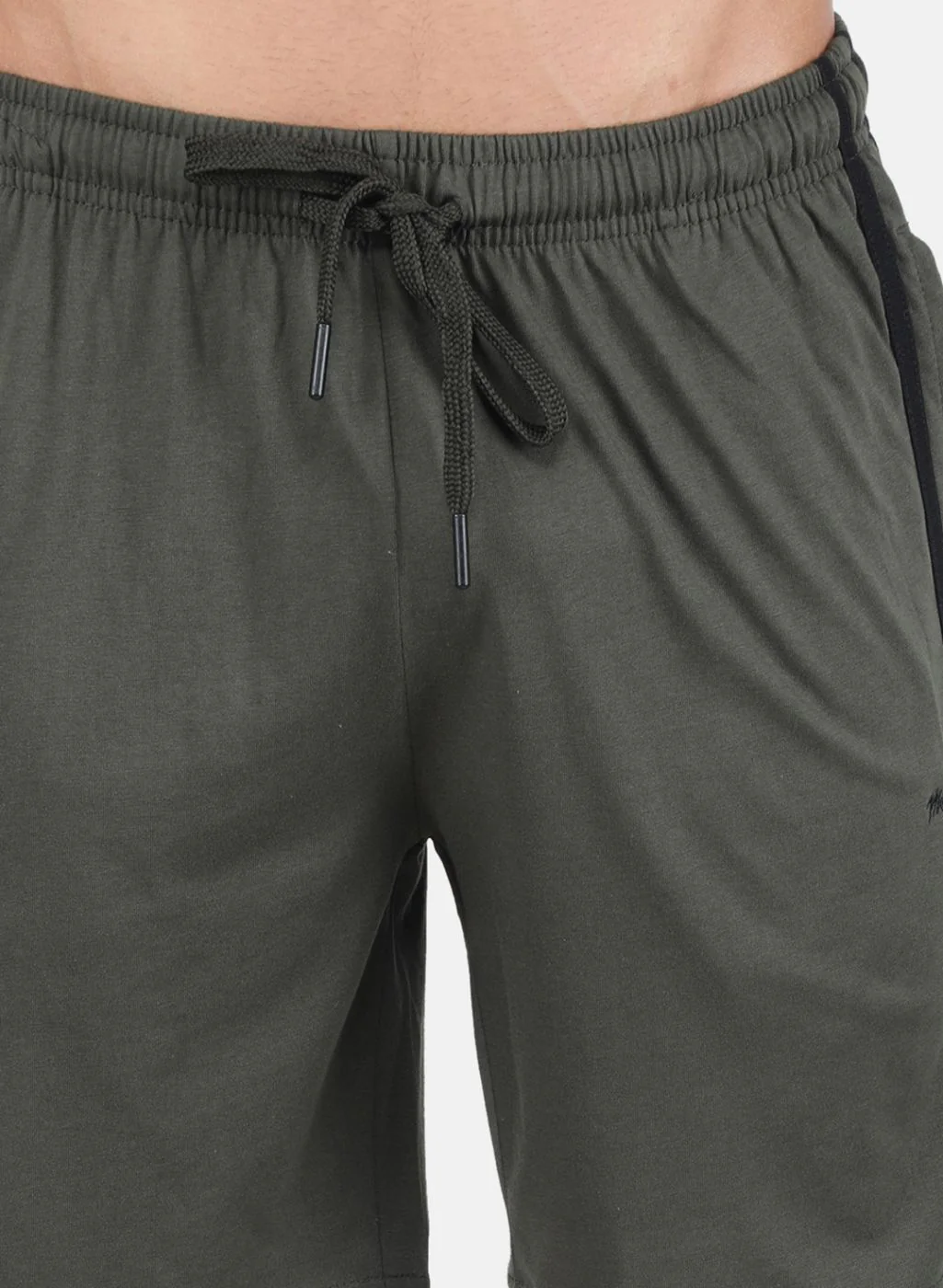 Men Olive Solid Bermuda - Image 5