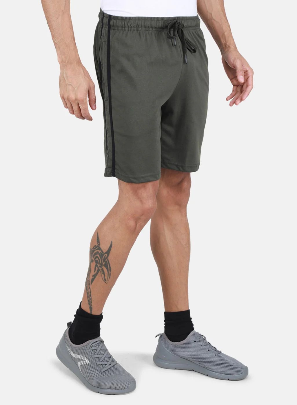 Men Olive Solid Bermuda - Image 6