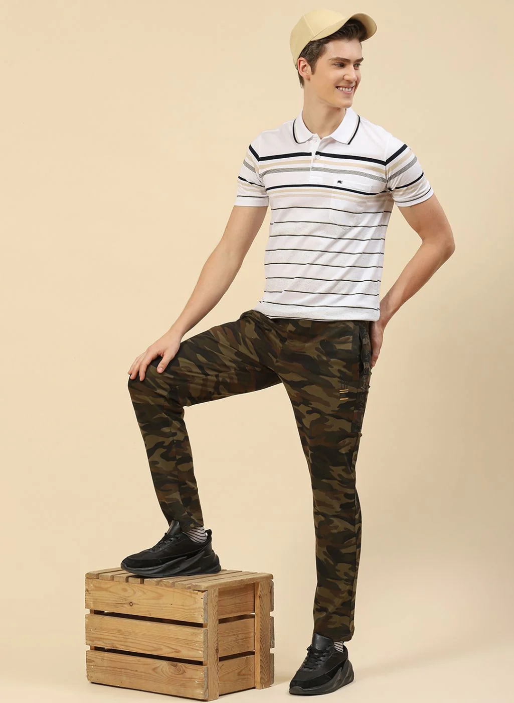 Men White Stripe T-Shirt - Image 5