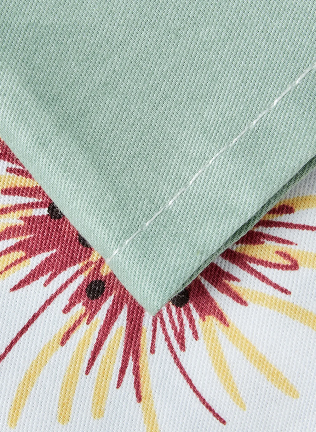 Multi Color 128/68 TC Bedsheet with 2 Pillow Covers - Image 5