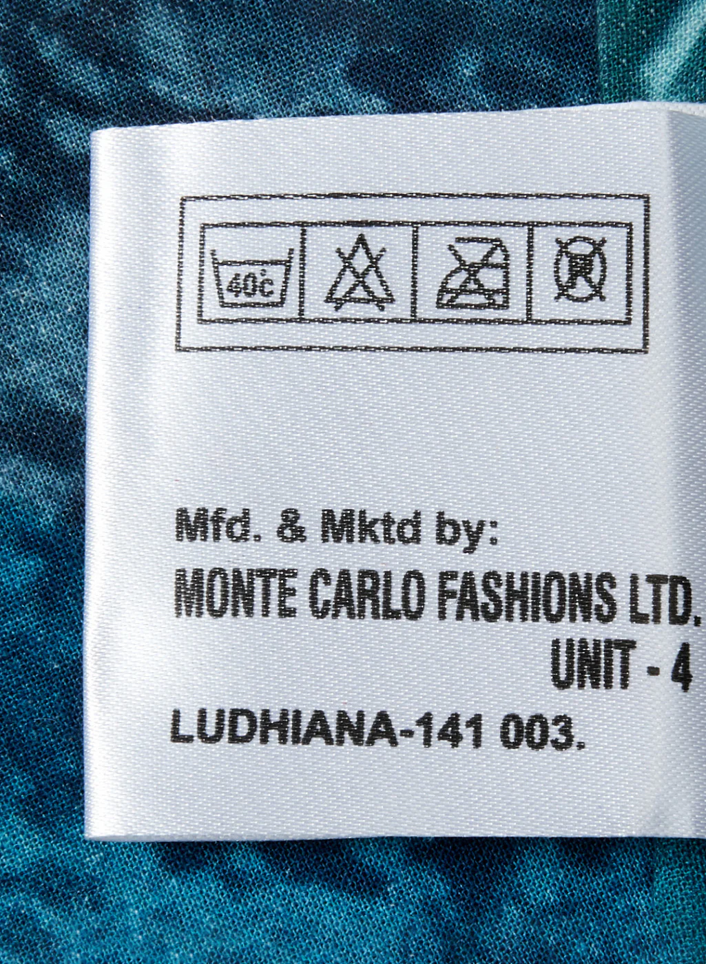 Multi Color 200 TC Bedsheet with 2 Pillow Covers - Image 4