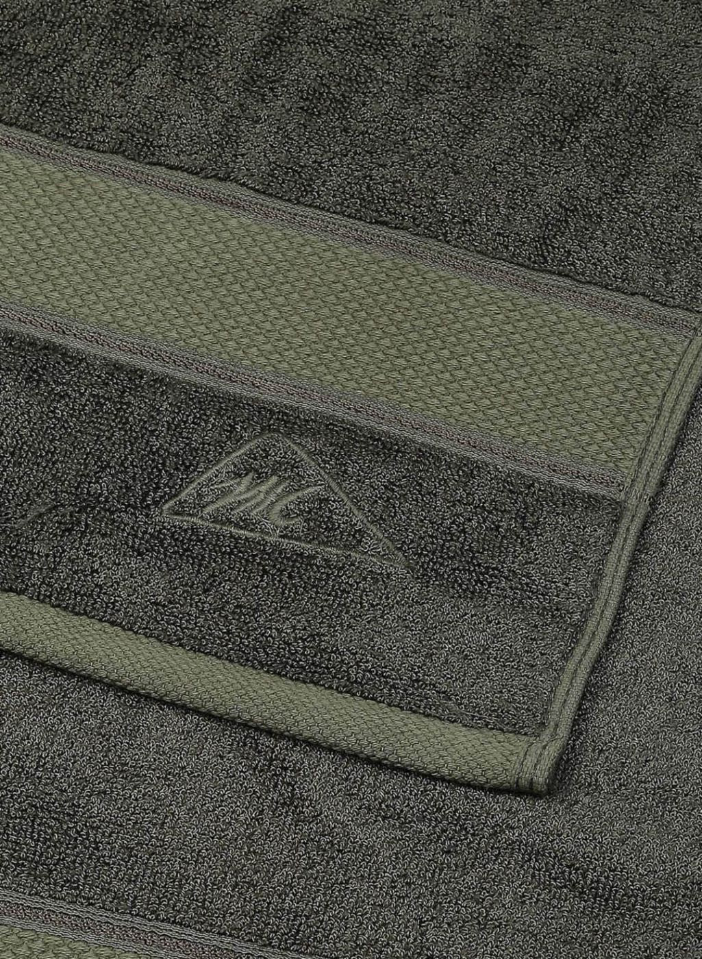Olive Cotton 600 GSM Bath Towel - Image 5