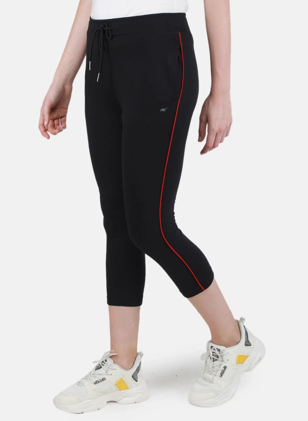 Women Black Solid Capri - Image 2