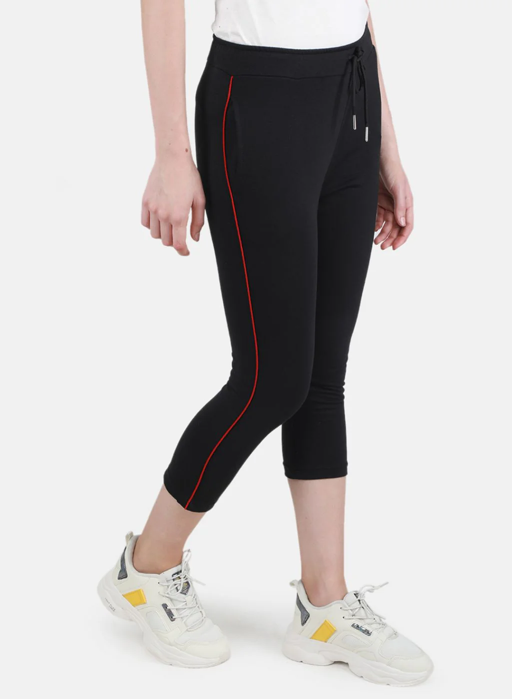 Women Black Solid Capri - Image 6