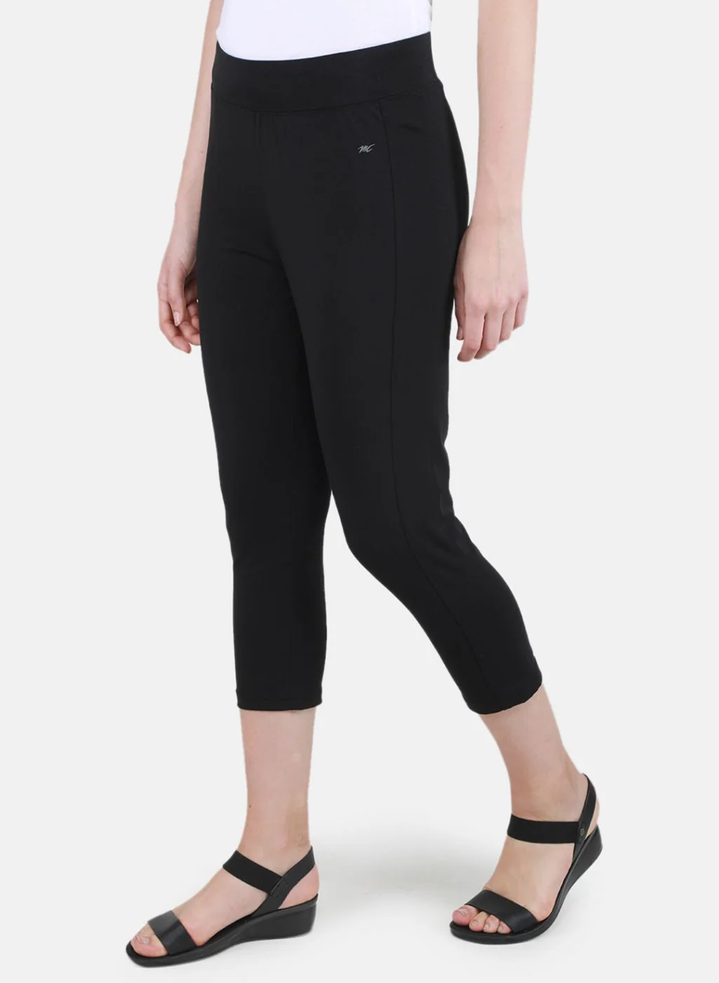Women Black Solid Capri - Image 2