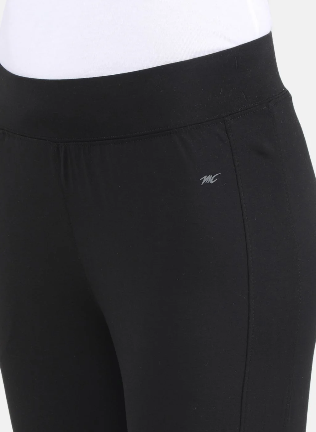 Women Black Solid Capri - Image 5
