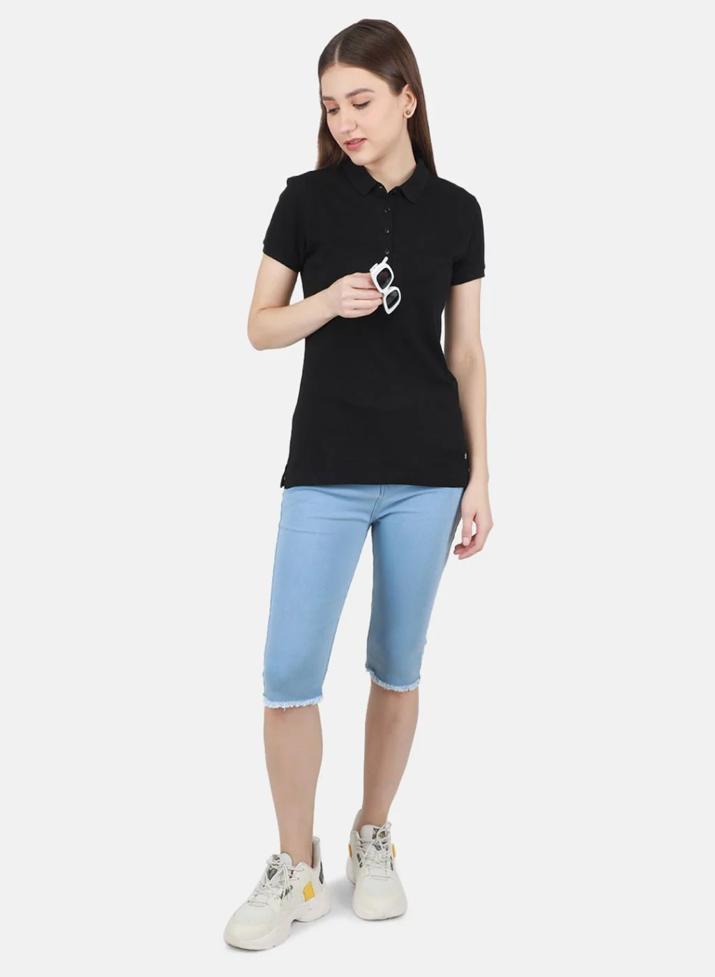 Women Black Solid T-Shirt - Image 4