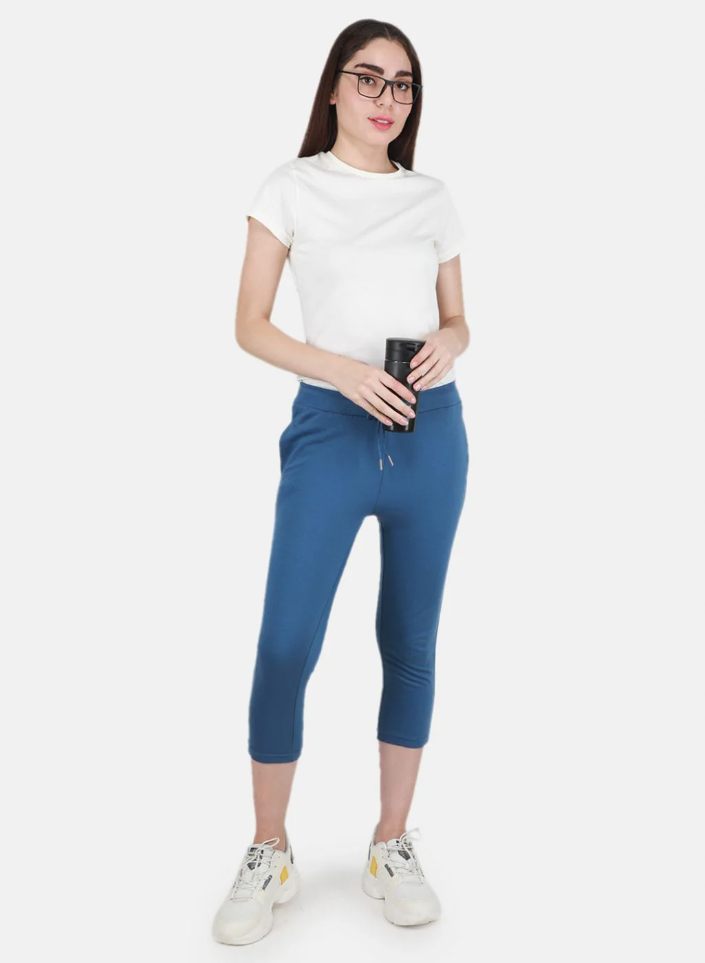 Women Blue Solid Capri - Image 4