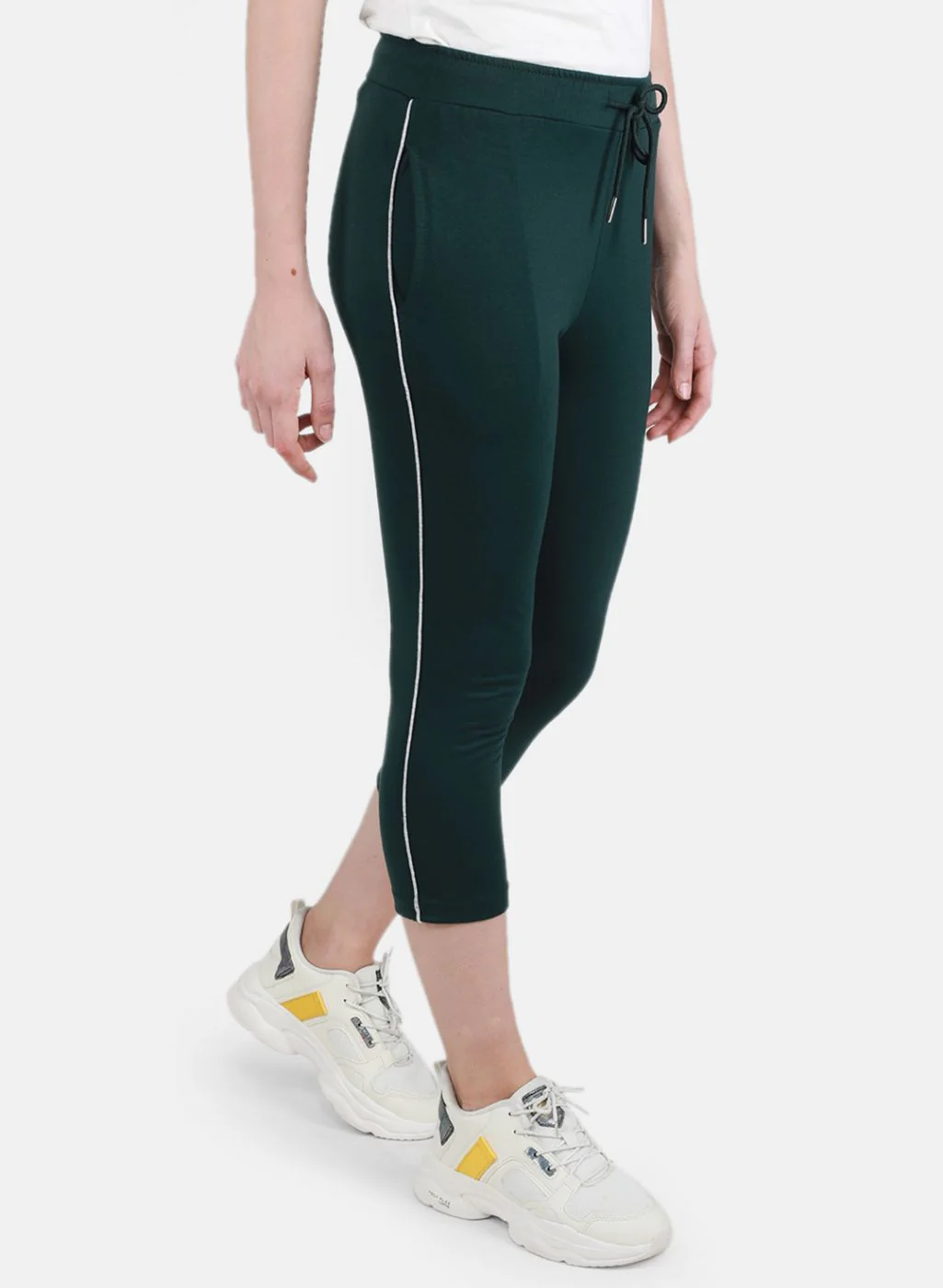 Women Green Solid Capri - Image 6