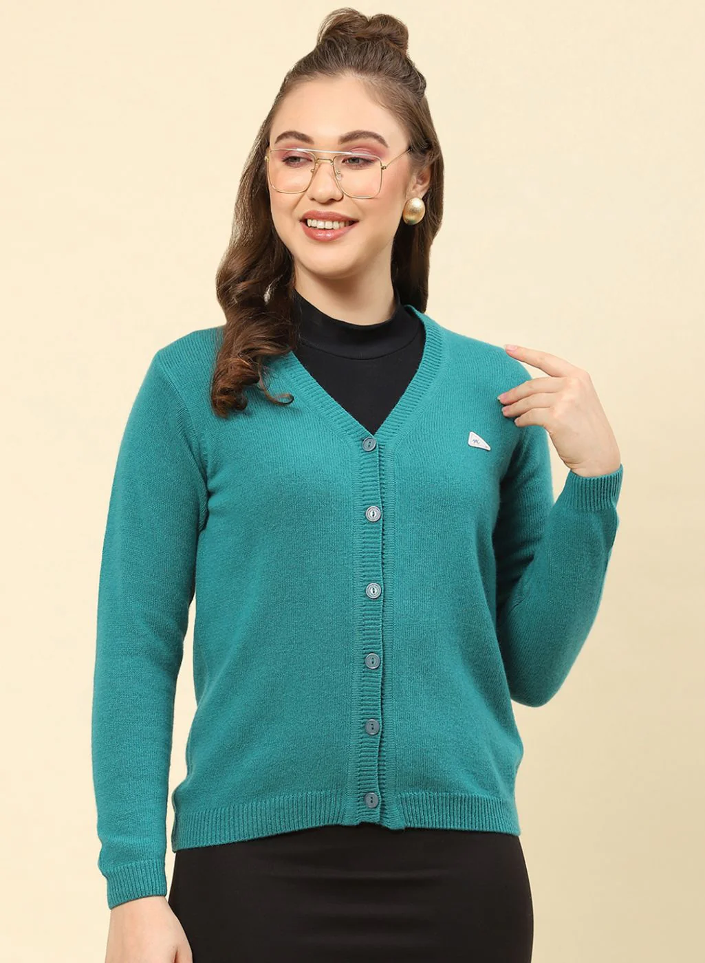 Women Green Solid Lamb wool Cardigan - Image 3