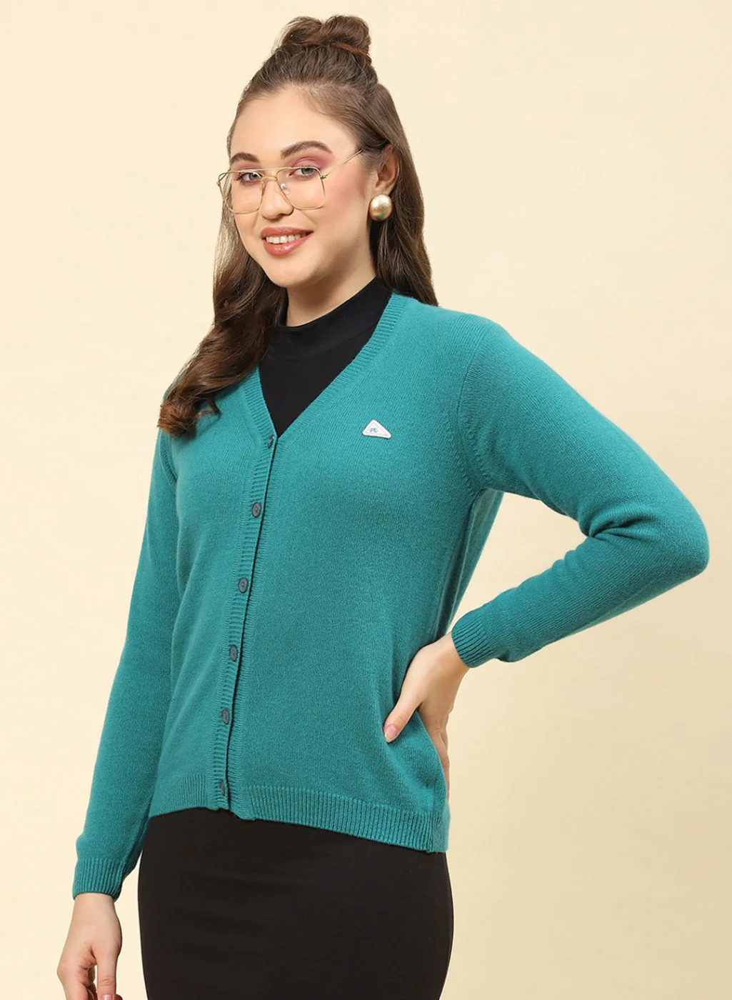 Women Green Solid Lamb wool Cardigan - Image 4