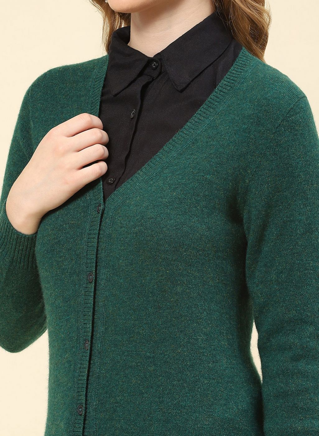 Women Green Solid Lamb wool Cardigan - Image 6