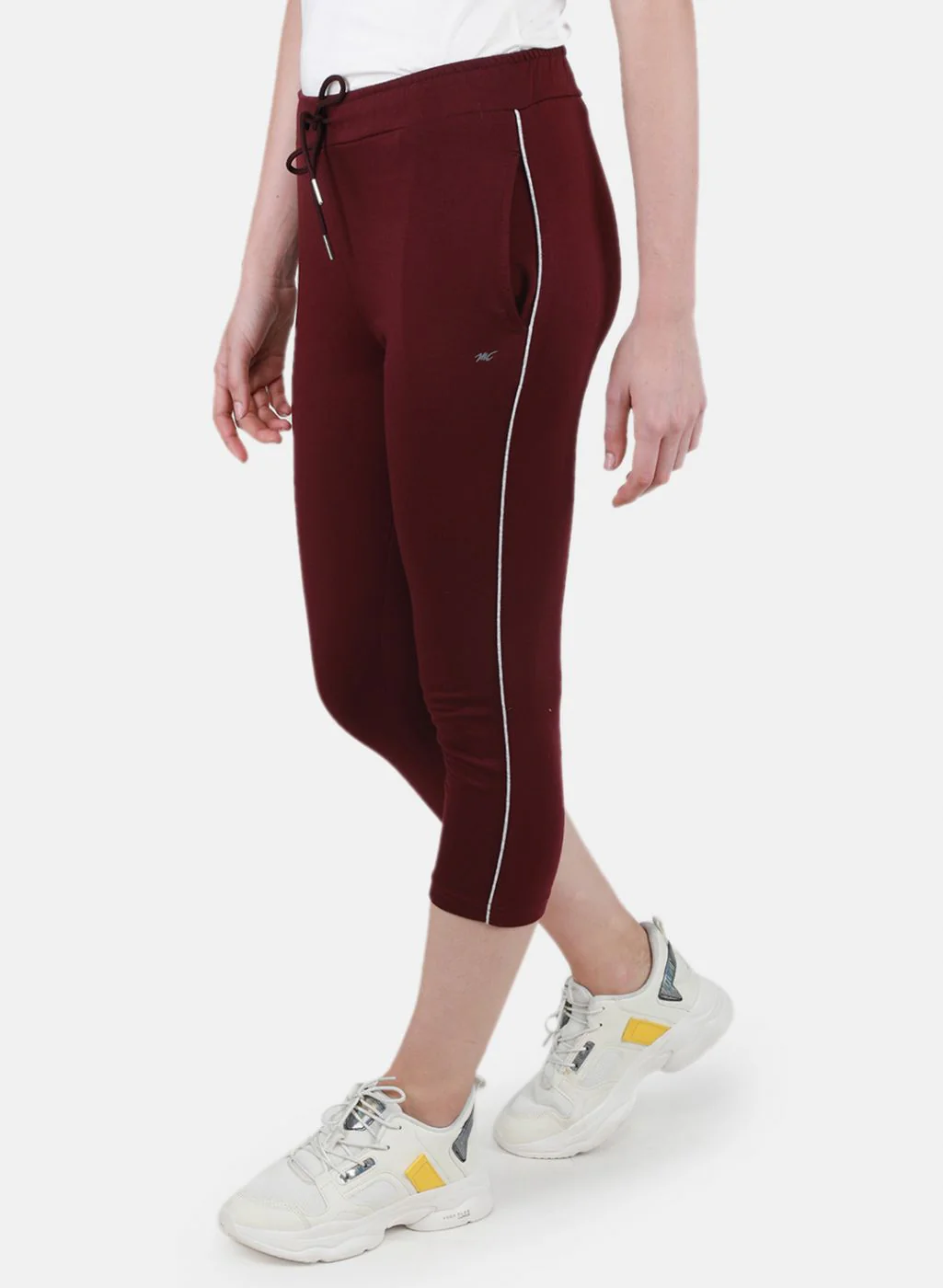 Women Maroon Solid Capri - Image 2