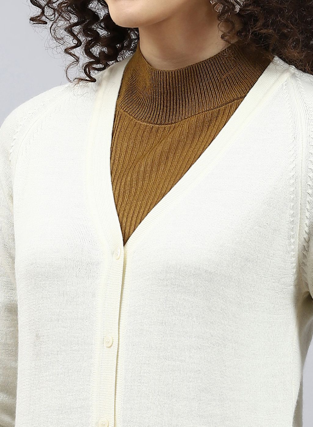 Women Off White Solid Pure wool Cardigan - Image 6