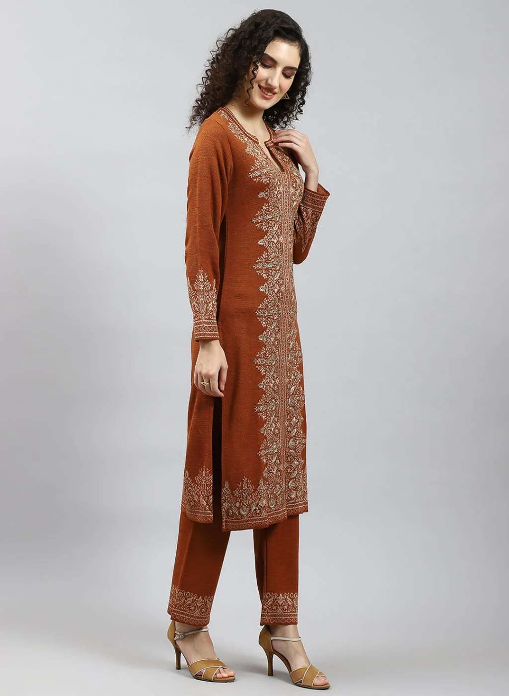 Women Orange Self Design Kurti+Lower Set for Winter - Image 4