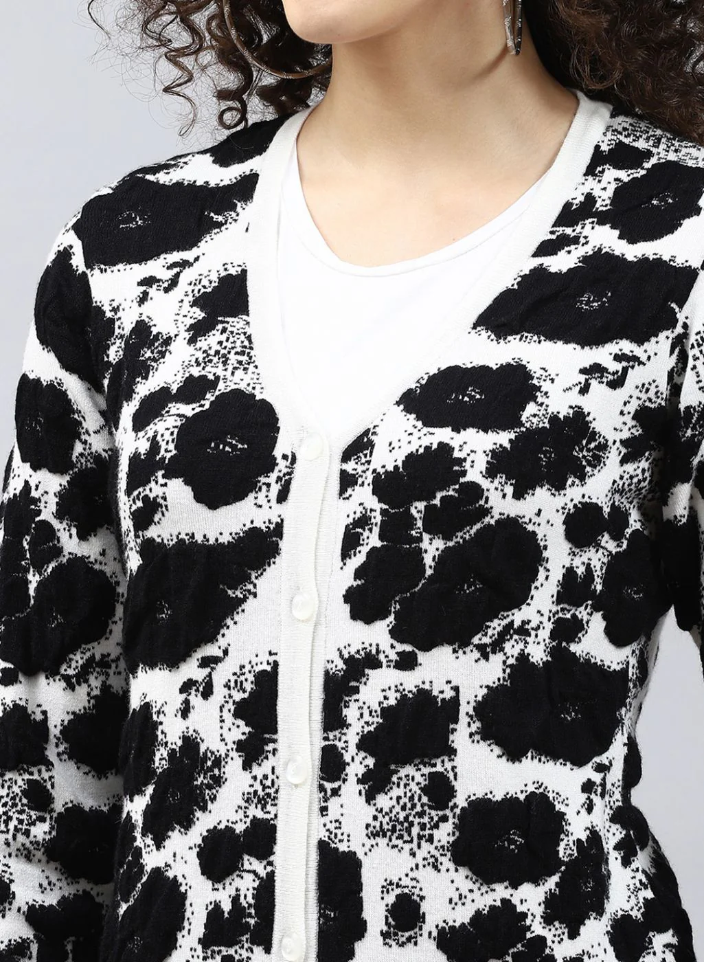 Women White Jaquard Wool blend Cardigan - Image 6